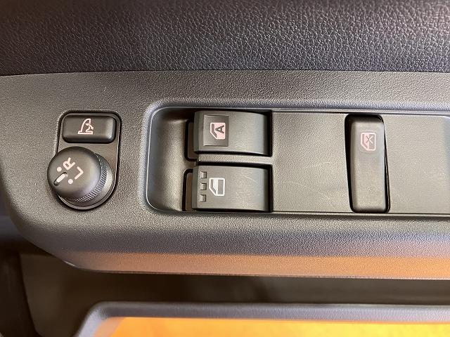 ハイゼットカーゴデッキバンＧサポカーＳワイド適合　エアコン　アクセサリーソケット　コーナーセンサー　Ｐスタート　アイドリングストップ　コーナーセンサー　横滑り防止機能　誤発進抑制機能　電動格納ミラー　パワーウインドウ（神奈川県）の中古車