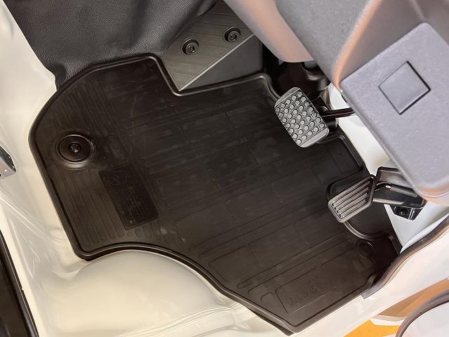 ハイゼットトラックジャンボスタンダードサポカーＳワイド適合　三方開　ラジオ　ＣＶＴ　エアコン　Ｐスタート　アクセサリーソケット　アイドリングストップ　コーナーセンサー　　キーフリー（神奈川県）の中古車