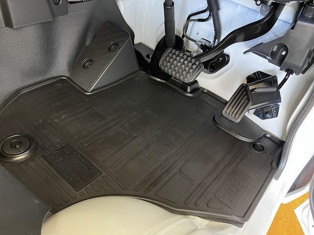 ハイゼットトラックジャンボエクストラ　Ｐスタート　エアコン　キーフリーサポカーＳワイド適合　エアコン　電動格納ミラー　パワーウィンドウ　荷台作業灯　Ｐスタート　誤発進抑制装置　横滑り防止機能　コーナーセンサー　アイドリングストップ　キーフリー（神奈川県）の中古車