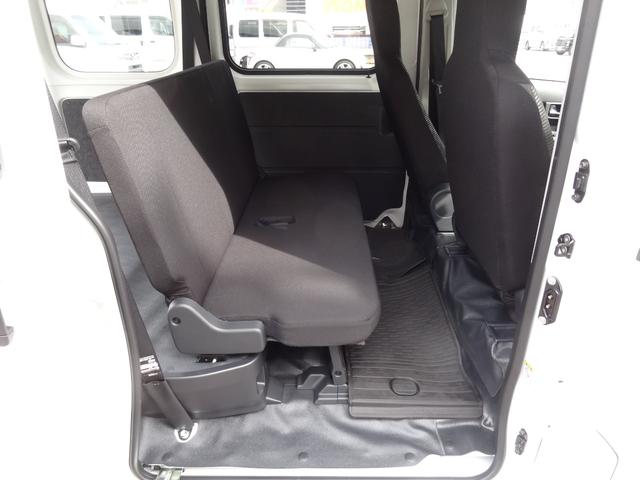 ハイゼットカーゴＤＸサポカーＳワイド適合　オーディオ　エアコン　アクセサリーソケット　コーナーセンサー　アイドリングストップ　光軸調整ダイヤル　横滑り防止機能　誤発進抑制機能　パワーウインドウ　キーレス（神奈川県）の中古車