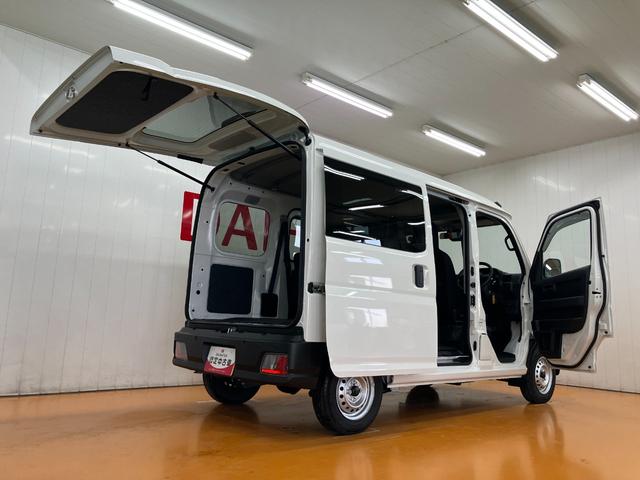 ハイゼットカーゴDXサポカーSワイド適合 ラジオ エアコン アクセサリーソケット コーナーセンサー アイドリングストップ 光軸調整ダイヤル 横滑り防止機能 誤発進抑制機能 パワーウインドウ キーレス(神奈川県)の中古車