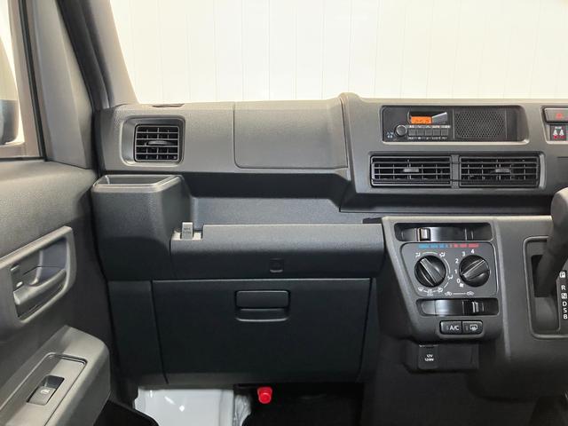 ハイゼットカーゴDXサポカーSワイド適合 ラジオ エアコン アクセサリーソケット コーナーセンサー アイドリングストップ 光軸調整ダイヤル 横滑り防止機能 誤発進抑制機能 パワーウインドウ キーレス(神奈川県)の中古車