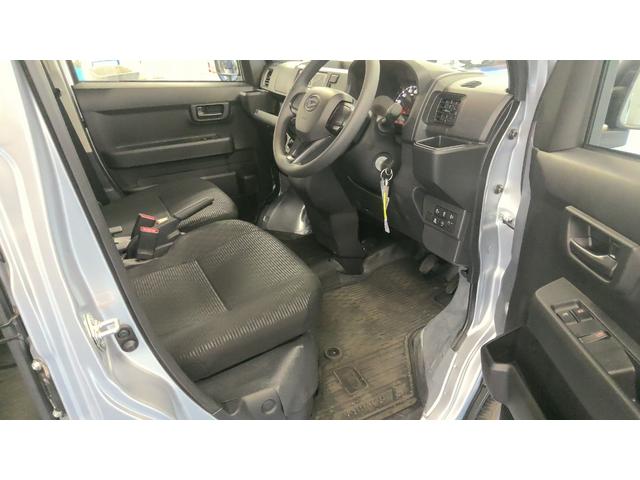 ハイゼットカーゴDXサポカーSワイド適合 ラジオ エアコン アクセサリーソケット コーナーセンサー アイドリングストップ 光軸調整ダイヤル 横滑り防止機能 誤発進抑制機能 パワーウインドウ キーレス(神奈川県)の中古車