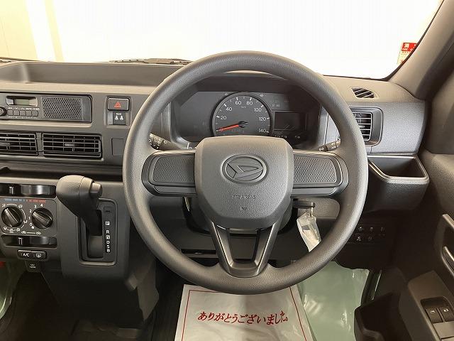 ハイゼットカーゴＤＸサポカーＳワイド適合　ラジオ　エアコン　アクセサリーソケット　コーナーセンサー　アイドリングストップ　光軸調整ダイヤル　横滑り防止機能　誤発進抑制機能　パワーウインドウ　キーレス（神奈川県）の中古車