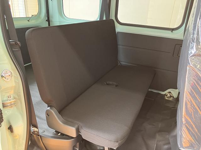 ハイゼットカーゴＤＸサポカーＳワイド適合　ラジオ　エアコン　アクセサリーソケット　コーナーセンサー　アイドリングストップ　光軸調整ダイヤル　横滑り防止機能　誤発進抑制機能　パワーウインドウ　キーレス（神奈川県）の中古車