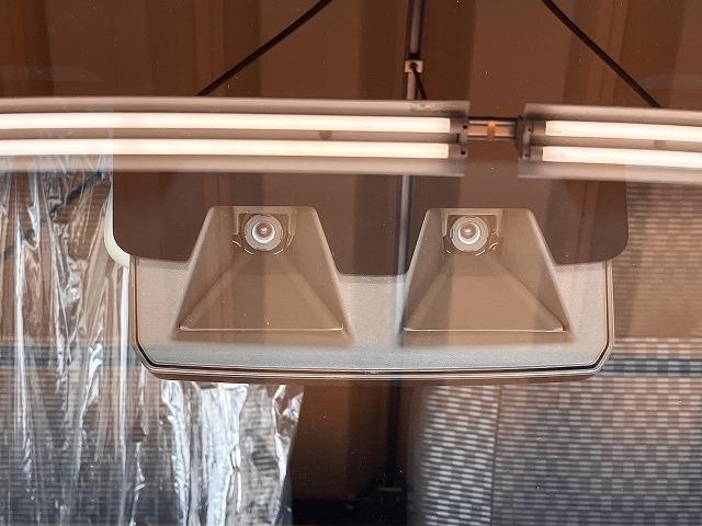 ハイゼットカーゴＤＸサポカーＳワイド適合　ラジオ　エアコン　アクセサリーソケット　コーナーセンサー　アイドリングストップ　光軸調整ダイヤル　横滑り防止機能　誤発進抑制機能　パワーウインドウ　キーレス（神奈川県）の中古車