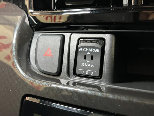 ムーヴカスタム　ＸリミテッドII　ＳＡIII　カーナビ　ＵＳＢサポカーＳワイド適合　パノラマモニター対応　ステアリングスイッチ　ＵＳＢ接続端子　Ｐスタート　運転席シートヒーター　アイドリングストップ　横滑り防止機能　誤発進抑制機能　オートハイビーム　　キーフリー（神奈川県）の中古車