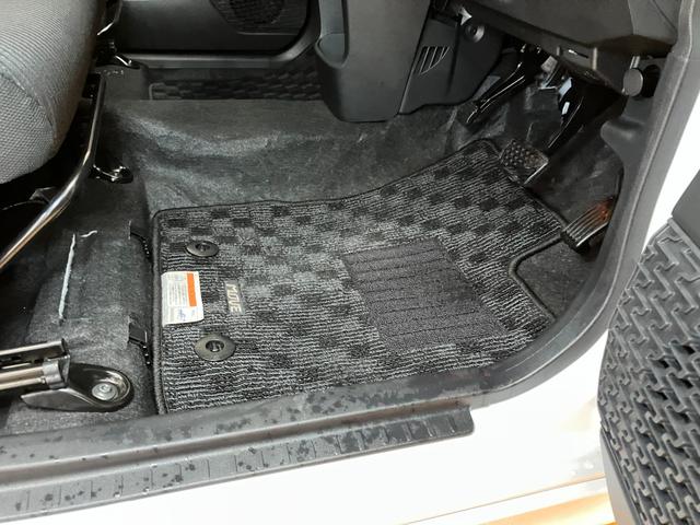 ムーヴカスタム　ＸリミテッドII　ＳＡIII　カーナビ　ＵＳＢサポカーＳワイド適合　パノラマモニター対応　ステアリングスイッチ　ＵＳＢ接続端子　Ｐスタート　運転席シートヒーター　アイドリングストップ　横滑り防止機能　誤発進抑制機能　オートハイビーム　　キーフリー（神奈川県）の中古車