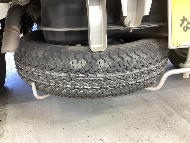 キャリイトラックＫＣエアコン・パワステエアコン　パワステ　ラジオ　４ＷＤ　マット　バイザー（岐阜県）の中古車