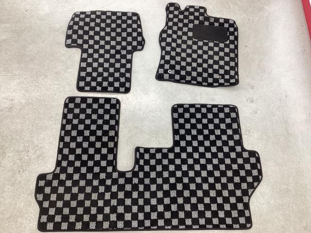 タントカスタムＲＳ　トップエディションＳＡII衝突被害軽減ブレーキ　横滑り防止装置　ターボ　アイドリングストップ　ステアリングスイッチ　オートライト　キーフリーシステム　オートエアコン　８インチナビ　社外ドラレコ　社外ＥＴＣ　マット　バイザー（岐阜県）の中古車