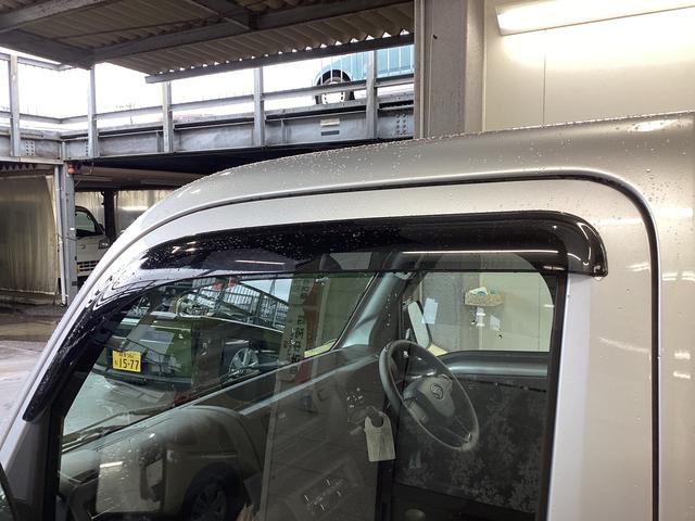 ハイゼットトラックスタンダード衝突被害軽減ブレーキ　横滑り防止装置　４ＷＤ　ＭＴ　オートマチックハイビーム　アイドリングストップ　オートライト　ラジオ　エアコン　マット　バイザー（岐阜県）の中古車