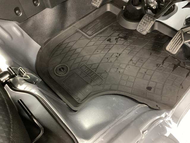 ハイゼットトラックスタンダード衝突被害軽減ブレーキ　横滑り防止装置　４ＷＤ　ＭＴ　オートマチックハイビーム　アイドリングストップ　オートライト　ラジオ　エアコン　マット　バイザー（岐阜県）の中古車