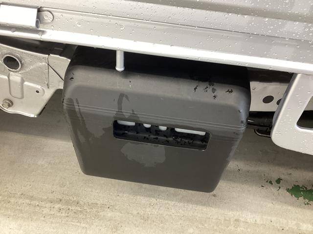 ハイゼットトラックスタンダード衝突被害軽減ブレーキ　横滑り防止装置　４ＷＤ　ＭＴ　オートマチックハイビーム　アイドリングストップ　オートライト　ラジオ　エアコン　マット　バイザー（岐阜県）の中古車