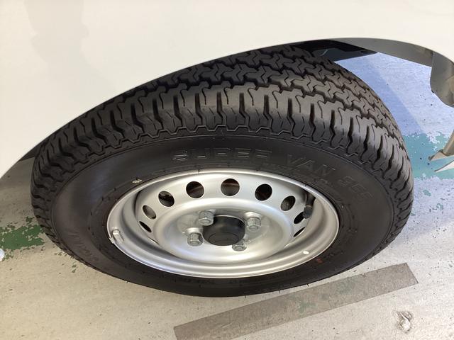 ハイゼットトラックスタンダード衝突被害軽減ブレーキ　横滑り防止装置　４ＷＤ　ＣＶＴ　オートマチックハイビーム　アイドリングストップ　オートライト　エアコン　パワステ　ラジオ　マット（岐阜県）の中古車
