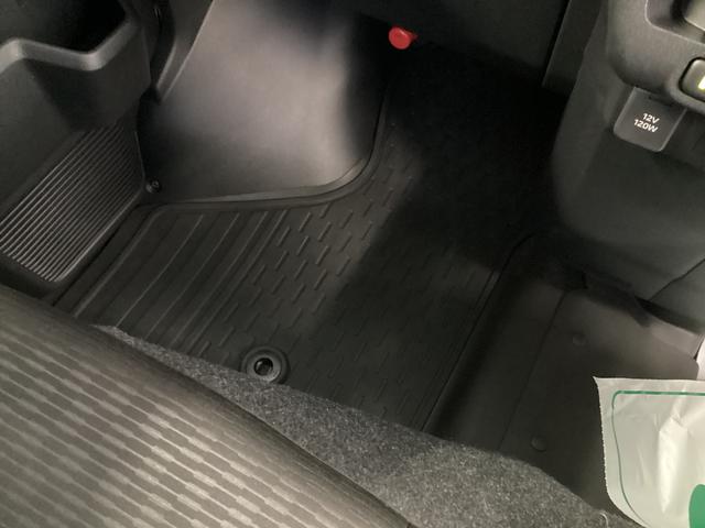 ハイゼットカーゴクルーズターボ衝突被害軽減ブレーキ　横滑り防止装置　４ＷＤ　オートマチックハイビーム　アイドリングストップ　オートライト　キーフリーシステム　エアコン　パワステ　マット（岐阜県）の中古車