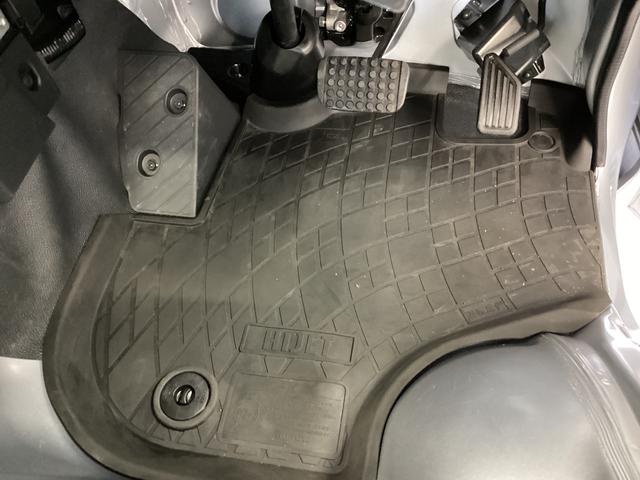 ハイゼットトラックスタンダード衝突被害軽減ブレーキ　横滑り防止装置　４ＷＤ　ＣＶＴ　オートマチックハイビーム　アイドリングストップ　オートライト　エアコン　パワステ　ラジオ　マット　バイザー（岐阜県）の中古車