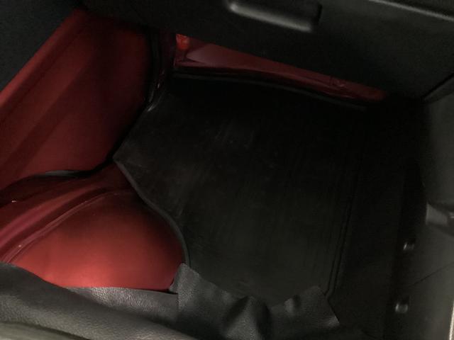 ハイゼットトラックジャンボエクストラ衝突被害軽減ブレーキ　横滑り防止装置　４ＷＤ　ＣＶＴ　エアコン　パワステ　ＣＤチューナー　オートハイビーム　アイドリングストップ　オートライト　マット（岐阜県）の中古車