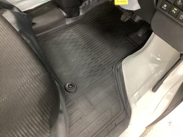 ハイゼットカーゴＤＸ衝突被害軽減ブレーキ　横滑り防止装置　４ＷＤ　ＣＶＴ　エアコン　パワステ　ラジオ　オートハイビーム　アイドリングストップ　オートライト　マット　バイザー（岐阜県）の中古車
