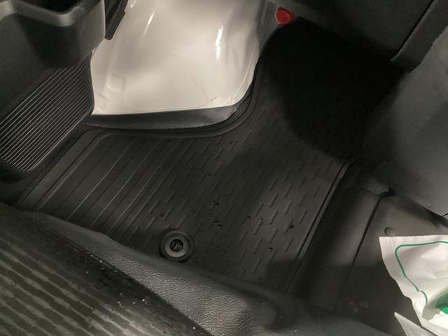 ハイゼットカーゴＤＸ衝突被害軽減ブレーキ　横滑り防止装置　４ＷＤ　ＣＶＴ　エアコン　パワステ　ラジオ　オートハイビーム　アイドリングストップ　オートライト　マット　バイザー（岐阜県）の中古車