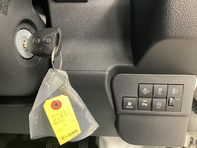 ハイゼットカーゴＤＸ衝突被害軽減ブレーキ　横滑り防止装置　４ＷＤ　ＣＶＴ　エアコン　パワステ　ラジオ　オートハイビーム　アイドリングストップ　オートライト　マット　バイザー（岐阜県）の中古車