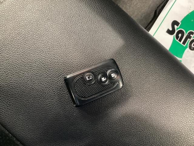 タントカスタムＸ　トップエディションＳＡ衝突被害軽減ブレーキ　横滑り防止装置　アイドリングストップ　ステアリングスイッチ　オートライト　キーフリーシステム　オートエアコン　ナビ　バックカメラ　マット　バイザー（岐阜県）の中古車