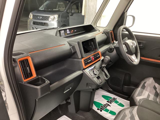 タントファンクロスターボ衝突被害軽減ブレーキ　横滑り防止装置　４ＷＤ　オートハイビーム　アイドリングストップ　ステアリングスイッチ　オートライト　キーフリーシステム　オートエアコン　パノラマカメラ（岐阜県）の中古車