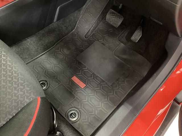 ロッキーG衝突被害軽減ブレーキ 横滑り防止装置 オートハイビーム アイドリングストップ ステアリングスイッチ オートライト キーフリー オートエアコン 社外ナビ バックカメラ 社外ドラレコマット バイザー(岐阜県)の中古車