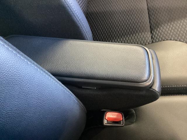 タントカスタムＲＳ衝突被害軽減ブレーキ　横滑り防止装置　４ＷＤ　オートハイビーム　アイドリングストップ　ステアリングスイッチ　オートライト　キーフリー　エアコン　ナビ　ドラレコ　パノラマカメラ　ＥＴＣ　マット　バイザー（岐阜県）の中古車