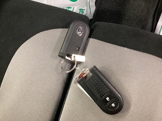 キャストアクティバＧ　ＳＡIII衝突被害軽減ブレーキ　横滑り防止装置　オートハイビーム　アイドリングストップ　ステアリングスイッチ　オートライト　キーフリーシステム　オートエアコン　ナビ　バックカメラ　ＥＴＣ　マット　バイザー（岐阜県）の中古車