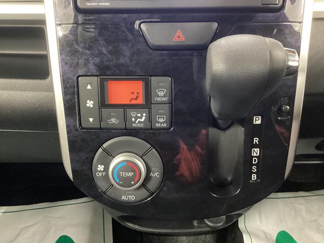 タントカスタムＸ　トップエディションＶＳ　ＳＡIII衝突被害軽減ブレーキ　横滑り防止装置　オートハイビーム　アイドリングストップ　ステアリングスイッチ　オートライト　キーフリーシステム　オートエアコン　ナビ　パノラマカメラ　マット　バイザー（岐阜県）の中古車