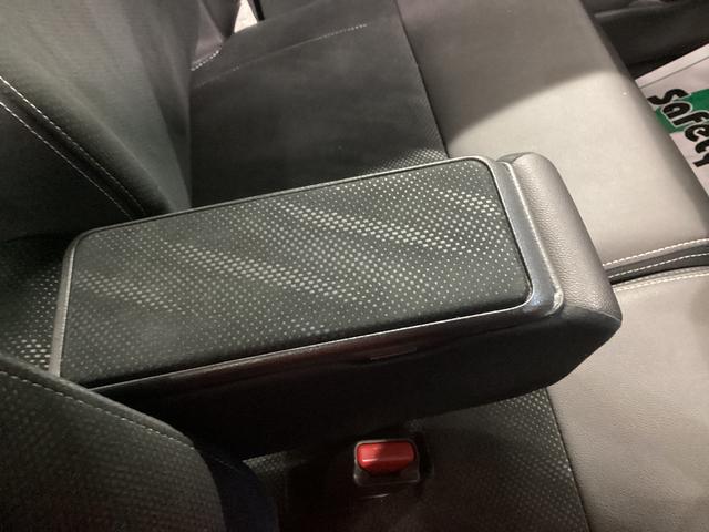 タントカスタムＸ　トップエディションＶＳ　ＳＡIII衝突被害軽減ブレーキ　横滑り防止装置　オートハイビーム　アイドリングストップ　ステアリングスイッチ　オートライト　キーフリーシステム　オートエアコン　ナビ　パノラマカメラ　マット　バイザー（岐阜県）の中古車