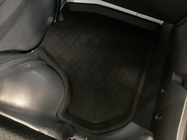 ハイゼットトラックスタンダード衝突被害軽減ブレーキ 横滑り防止装置 4WD MT エアコン パワステ ラジオ オートハイビーム アイドリングストップ オートライト マット バイザー(岐阜県)の中古車