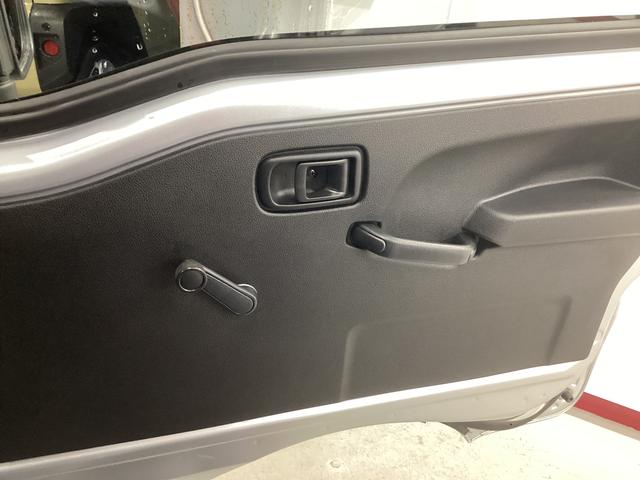 ハイゼットトラックスタンダード衝突被害軽減ブレーキ 横滑り防止装置 4WD CVT エアコン パワステ ラジオ オートハイビーム アイドリングストップ オートライト マット バイザー(岐阜県)の中古車