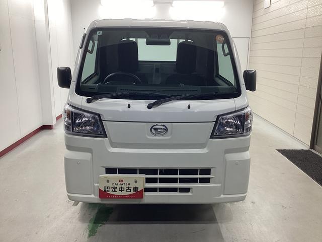 ハイゼットトラックスタンダード衝突被害軽減ブレーキ 横滑り防止装置 4WD MT エアコン パワステ ラジオ オートハイビーム アイドリングストップ オートライト マット バイザー(岐阜県)の中古車