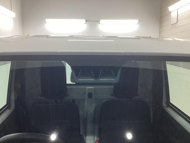 ハイゼットトラックスタンダード衝突被害軽減ブレーキ 横滑り防止装置 4WD MT エアコン パワステ ラジオ オートハイビーム アイドリングストップ オートライト マット バイザー(岐阜県)の中古車