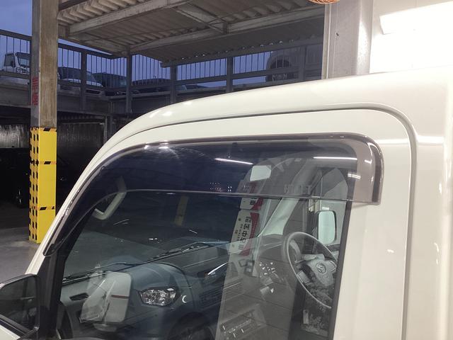 ハイゼットトラックスタンダード衝突被害軽減ブレーキ 横滑り防止装置 4WD MT エアコン パワステ ラジオ オートハイビーム アイドリングストップ オートライト マット バイザー(岐阜県)の中古車