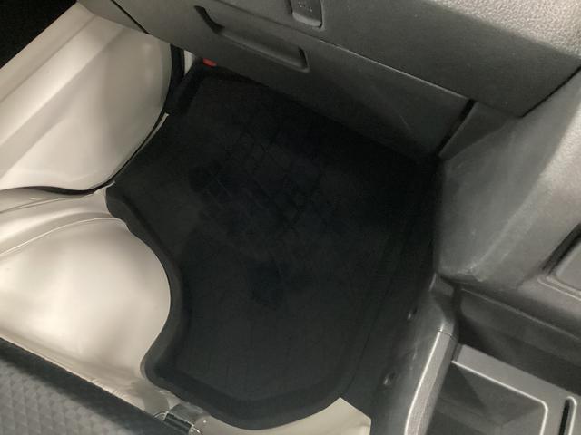 ハイゼットトラックスタンダード衝突被害軽減ブレーキ 横滑り防止装置 4WD MT エアコン パワステ ラジオ オートハイビーム アイドリングストップ オートライト マット バイザー(岐阜県)の中古車