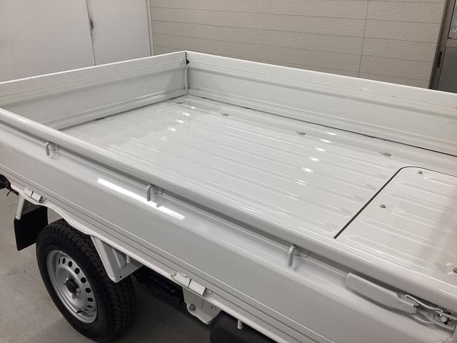 ハイゼットトラックスタンダード衝突被害軽減ブレーキ 横滑り防止装置 4WD MT エアコン パワステ ラジオ オートハイビーム アイドリングストップ オートライト マット バイザー(岐阜県)の中古車