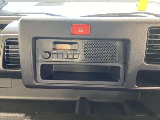 ハイゼットトラックスタンダードSAIIIt衝突被害軽減ブレーキ 横滑り防止装置 4WD MT エアコン パワステ ラジオ マット バイザー(岐阜県)の中古車