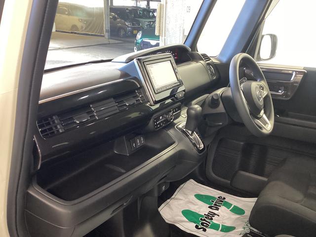 Ｎ−ＢＯＸカスタムＧ・ＥＸホンダセンシング衝突被害軽減ブレーキ　横滑り防止装置　オートライト　キーフリーシステム　オートエアコン　ナビ　バックカメラ　ＥＴＣ　社外ドラレコ　マット　バイザー（岐阜県）の中古車
