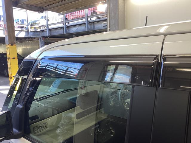 ムーヴキャンバスストライプスＧ衝突被害軽減ブレーキ　横滑り防止装置　オートハイビーム　アイドリングストップ　ステアリングスイッチ　オートライト　キーフリーシステム　オートエアコン　バックカメラ　マット　バイザー（岐阜県）の中古車