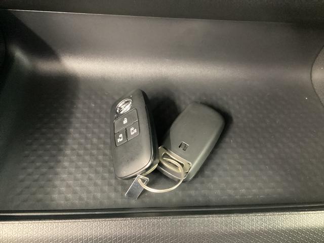 タントカスタムＲＳ衝突被害軽減ブレーキ　横滑り防止装置　オートハイビーム　アイドリングストップ　ステアリングスイッチ　オートライト　キーフリーシステム　オートエアコン　ディスプレイオーディオ　バックカメラ（岐阜県）の中古車