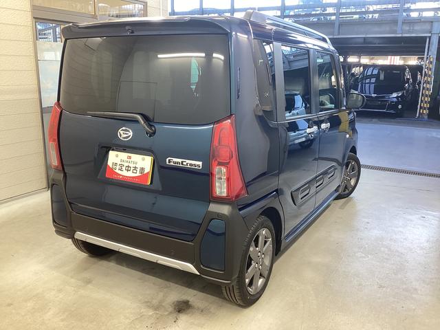 タントファンクロスターボ衝突被害軽減ブレーキ　横滑り防止装置　オートハイビーム　アイドリングストップ　ステアリングスイッチ　オートライト　キーフリーシステム　オートエアコン（岐阜県）の中古車