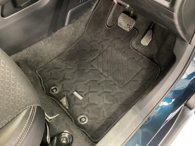 ロッキープレミアム衝突被害軽減ブレーキ 横滑り防止装置 4WD オートハイビーム アイドリングストップ ステアリングスイッチ オートライト キーフリーシステム ナビ ドラレコ ETC パノラマカメラ マット バイザー(岐阜県)の中古車