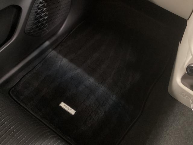 ムーヴＸリミテッドII　ＳＡIII衝突被害軽減ブレーキ　横滑り防止装置　オートハイビーム　アイドリングストップ　ステアリングスイッチ　オートライト　キーフリーシステム　オートエアコン　バックカメラ　マット　バイザー（岐阜県）の中古車