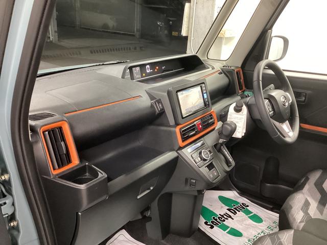 タントファンクロスターボ衝突被害軽減ブレーキ　横滑り防止装置　４ＷＤ　オートハイビーム　アイドリングストップ　ステアリングスイッチ　オートライト　キーフリー　オートエアコン　ナビ　ドラレコ　パノラマカメラ　ＥＴＣ　マット（岐阜県）の中古車