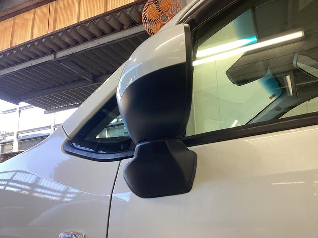 ムーヴＸリミテッド　ＳＡIII衝突被害軽減ブレーキ　横滑り防止装置　オートハイビーム　アイドリングストップ　ステアリングスイッチ　オートライト　キーフリーシステム　オートエアコン　ナビ　バックカメラ　ＥＴＣ　マット　バイザー（岐阜県）の中古車