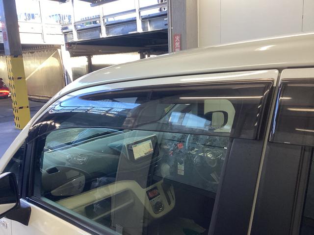 ムーヴＸリミテッド　ＳＡIII衝突被害軽減ブレーキ　横滑り防止装置　オートハイビーム　アイドリングストップ　ステアリングスイッチ　オートライト　キーフリーシステム　オートエアコン　ナビ　バックカメラ　ＥＴＣ　マット　バイザー（岐阜県）の中古車