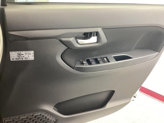 ムーヴＸリミテッド　ＳＡIII衝突被害軽減ブレーキ　横滑り防止装置　オートハイビーム　アイドリングストップ　ステアリングスイッチ　オートライト　キーフリーシステム　オートエアコン　ナビ　バックカメラ　ＥＴＣ　マット　バイザー（岐阜県）の中古車