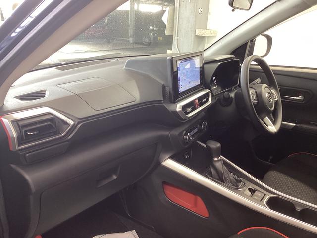 ロッキーＸ　ＨＥＶ衝突被害軽減ブレーキ　横滑り防止装置　オートハイビーム　アイドリングストップ　ステアリングスイッチ　オートライト　キーフリー　オートエアコン　ナビ　ドラレコ　パノラマカメラ　ＥＴＣ　マット　バイザー（岐阜県）の中古車